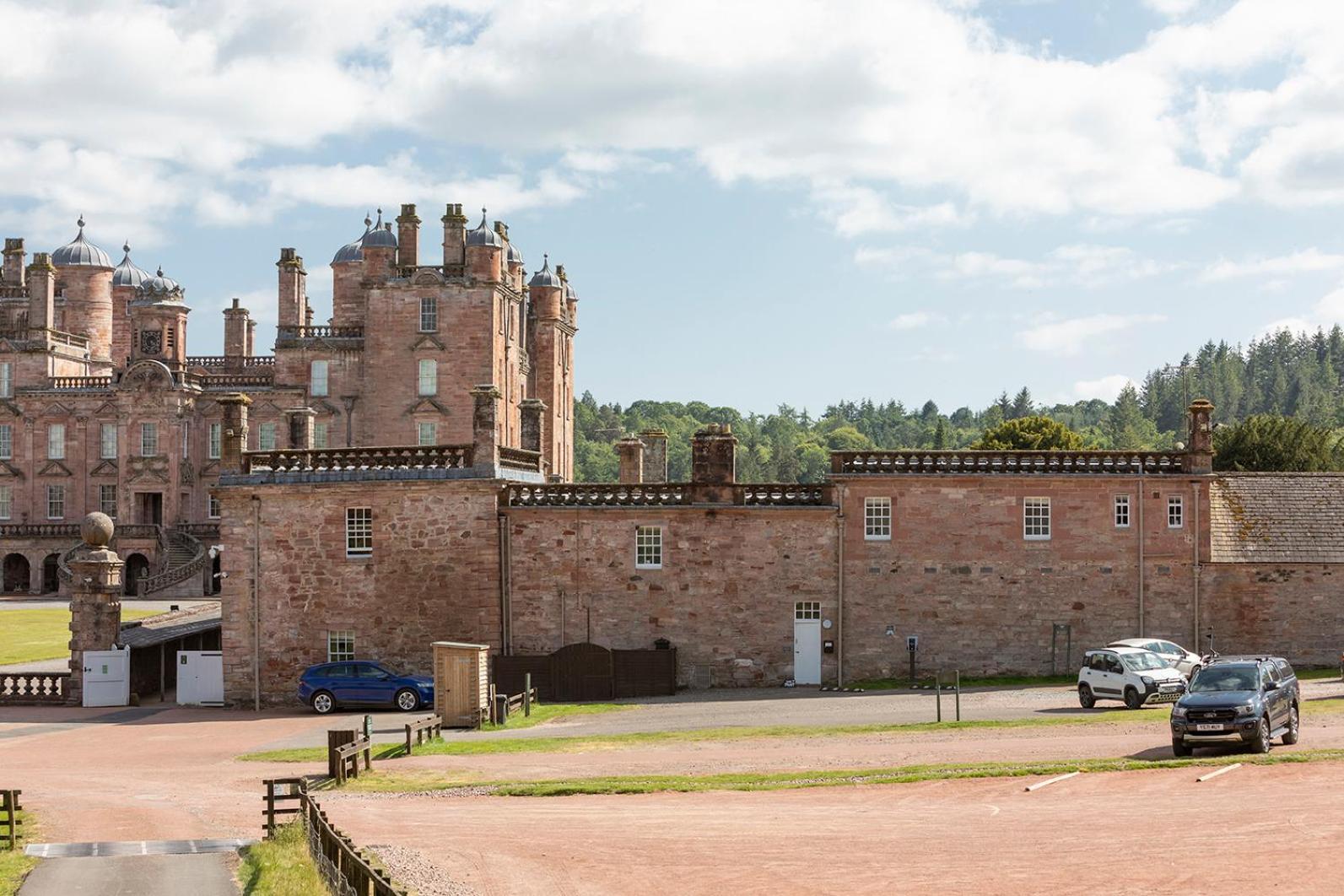 Stableyard Studio: Drumlanrig Castle Thornhill  Bagian luar foto
