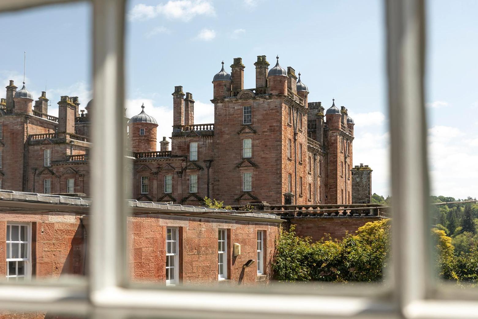 Stableyard Studio: Drumlanrig Castle Thornhill  Bagian luar foto